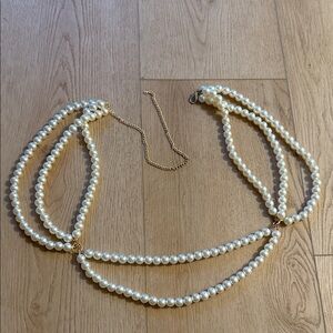 Elegant Pearl with Gold Chain Belt